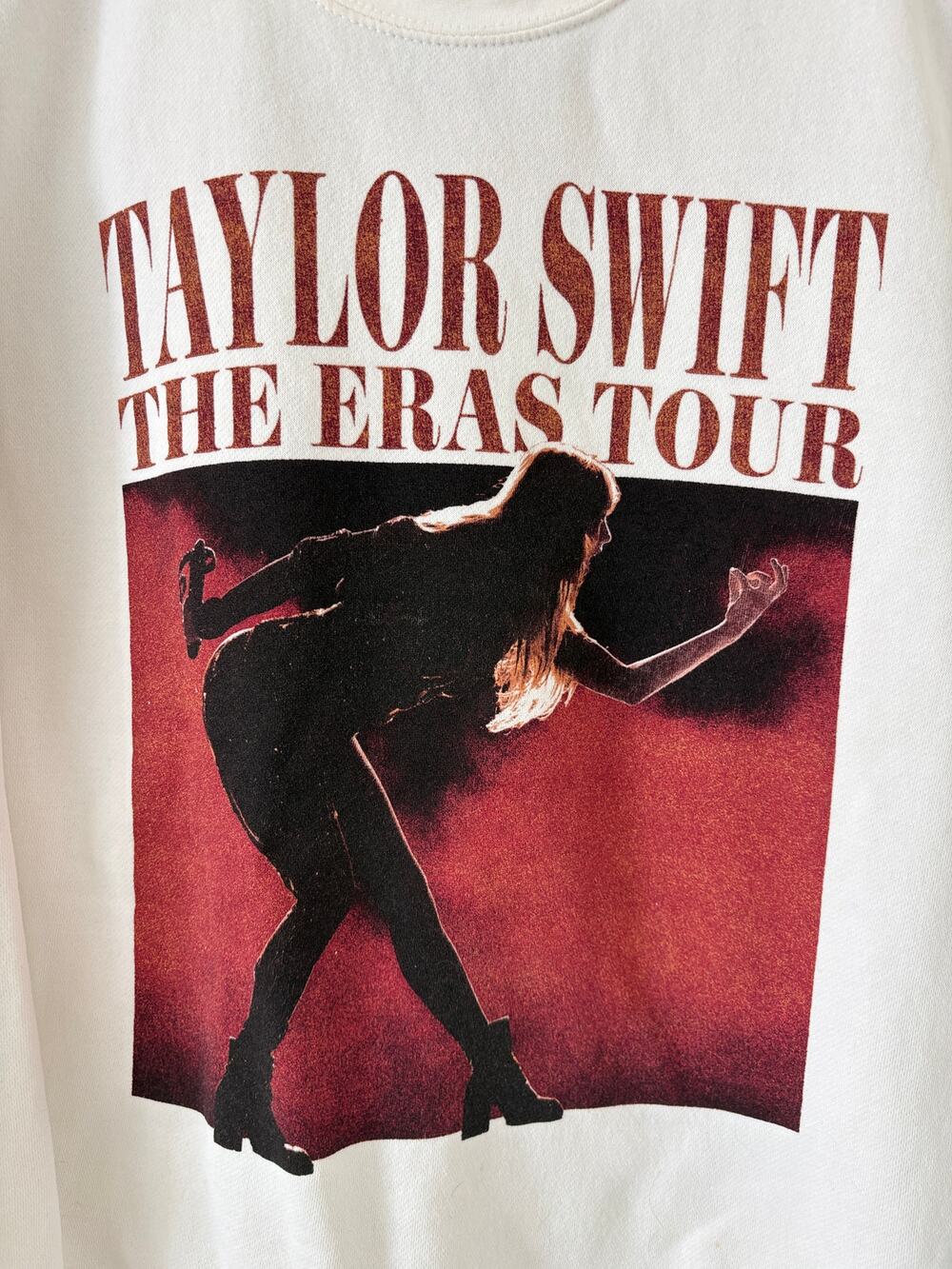 Taylor Swift Eras Tour White Graphic Sweatshirt Size M Cotton Long Sleeve